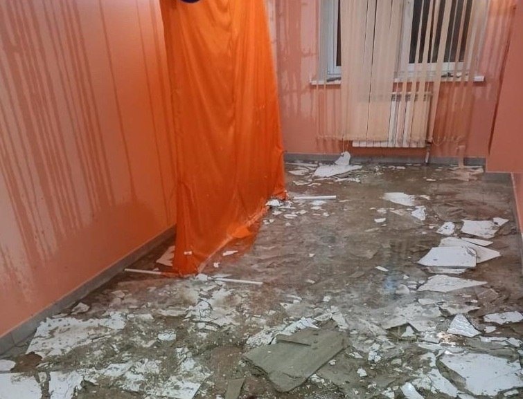 В Омской области в новом детском саду обрушился потолок